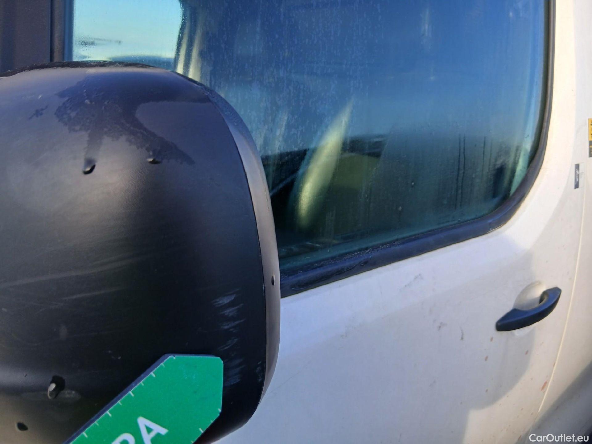  Opel  Vivaro OPEL  / 2019 / 4P / furgón 1.5 Diésel 74kW (100CV) M Std Express #19