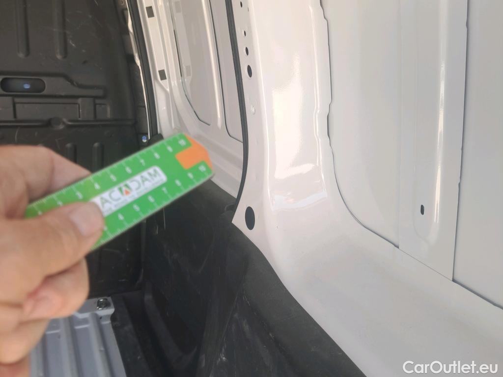  Opel  Combo OPEL  / 2018 / 3P / furgón derivado de turismo 1.5 TD 75kW (100CV) Express L H1 650kg #61