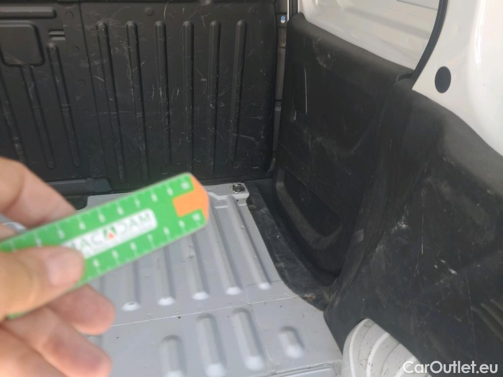  Opel  Combo OPEL  / 2018 / 3P / furgón derivado de turismo 1.5 TD 75kW (100CV) Express L H1 650kg #43