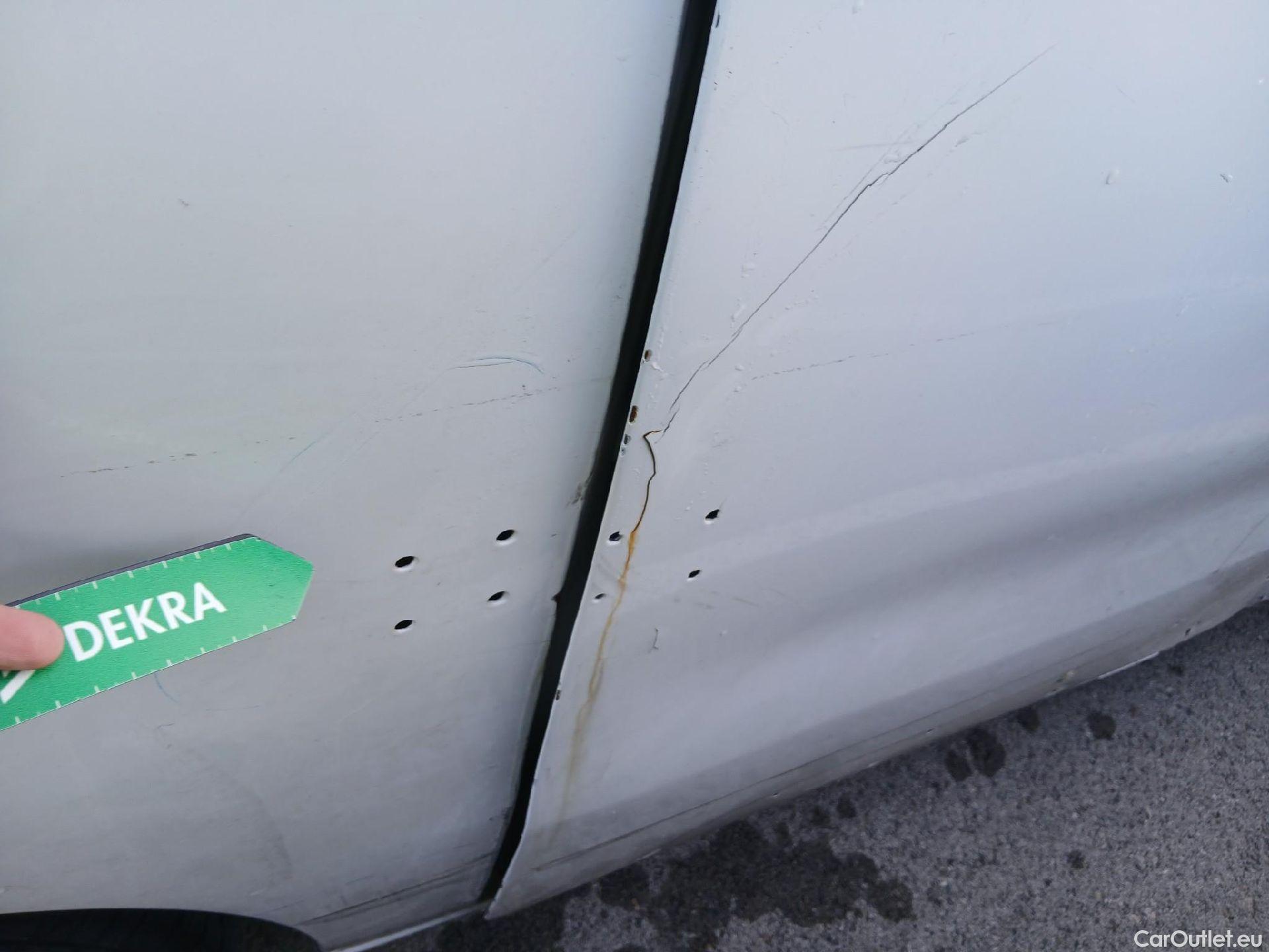  Opel  Vivaro OPEL  / 2019 / 4P / furgón 1.5 Diésel 74kW (100CV) M Std Express #37