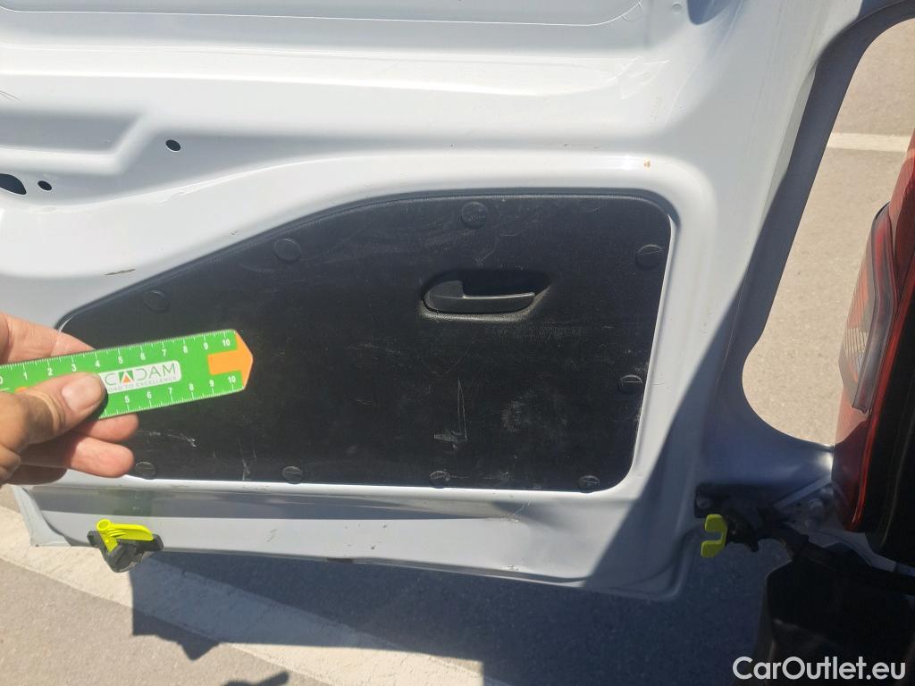  Opel  Combo OPEL  / 2018 / 3P / furgón derivado de turismo 1.5 TD 75kW (100CV) Express L H1 650kg #45