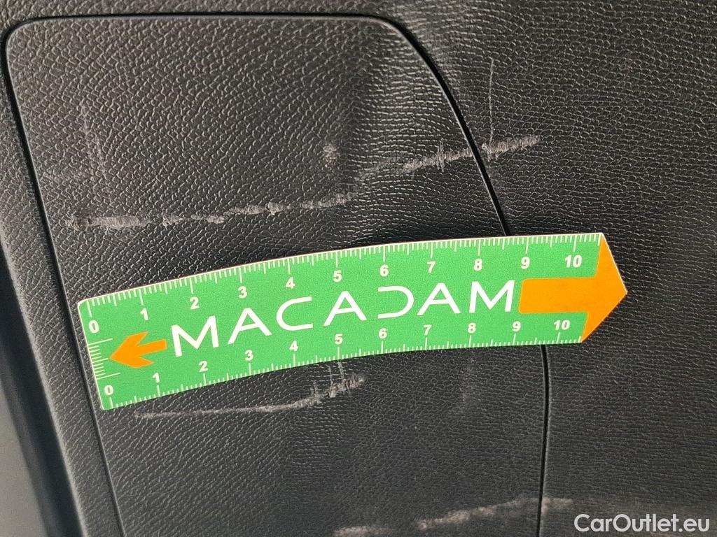  Peugeot  3008  II GT 1.2 PureTech 130CV BVA8 E6d #27