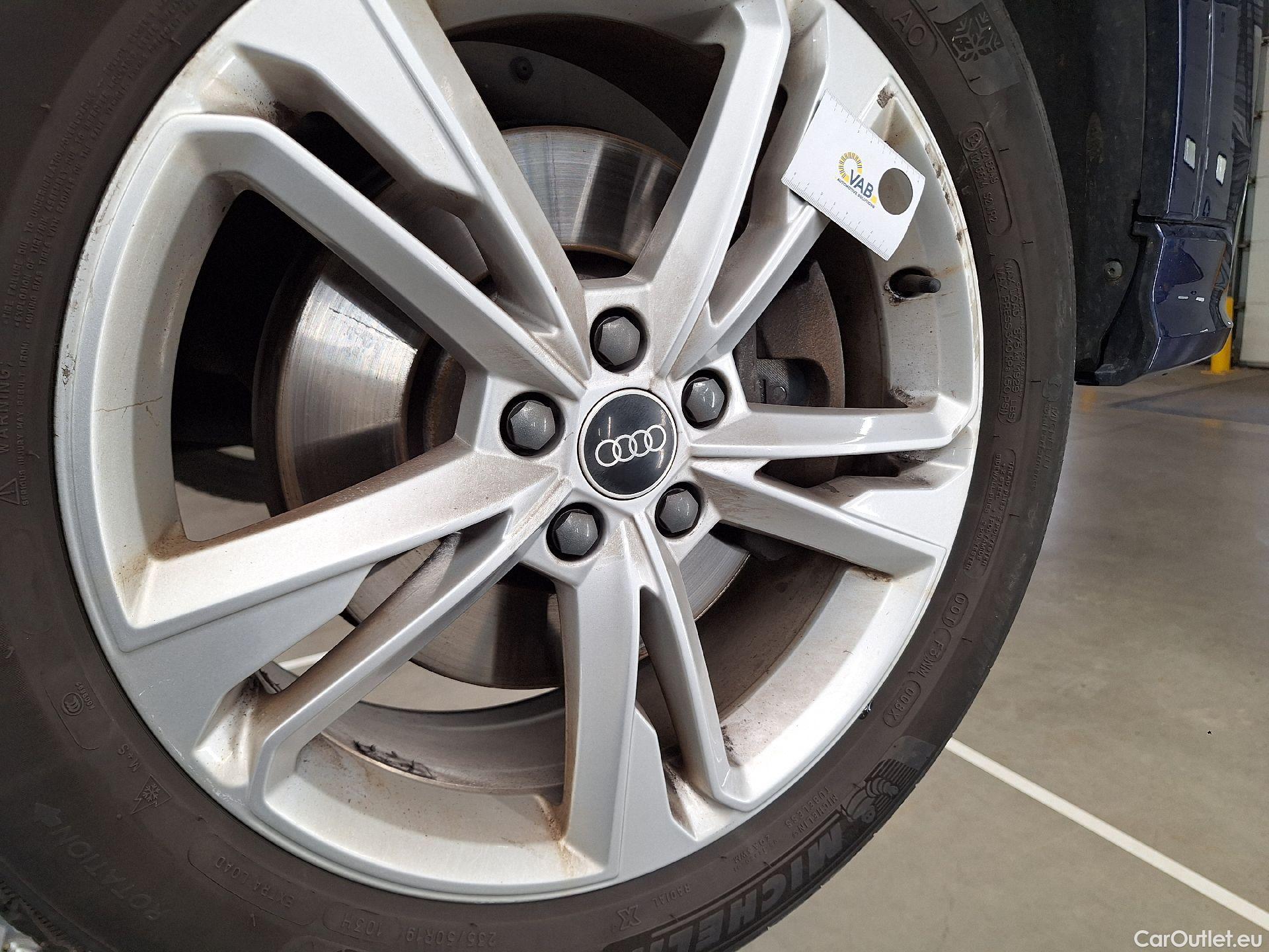  Audi  Q3 Audi,  SB '19 PHEV, Audi  Sportback 45 TFSI e S tronic S Line 5d #32