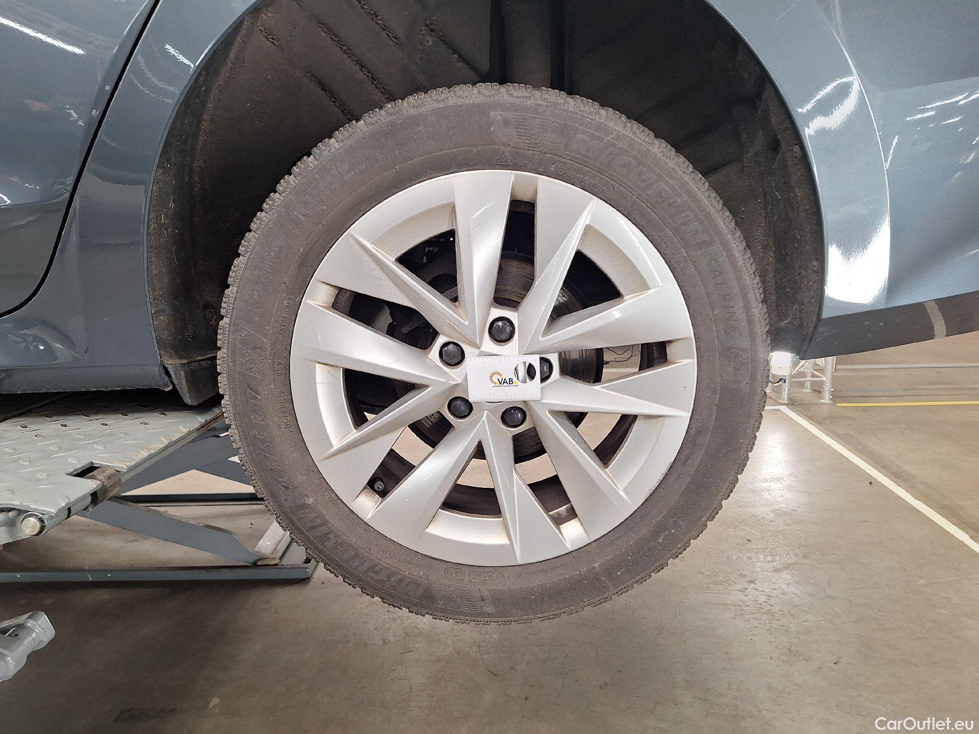  Skoda  Octavia Skoda,  Combi '20, Skoda  Combi 2.0 CRTDI 85kW DSG7 Clever 5d #23