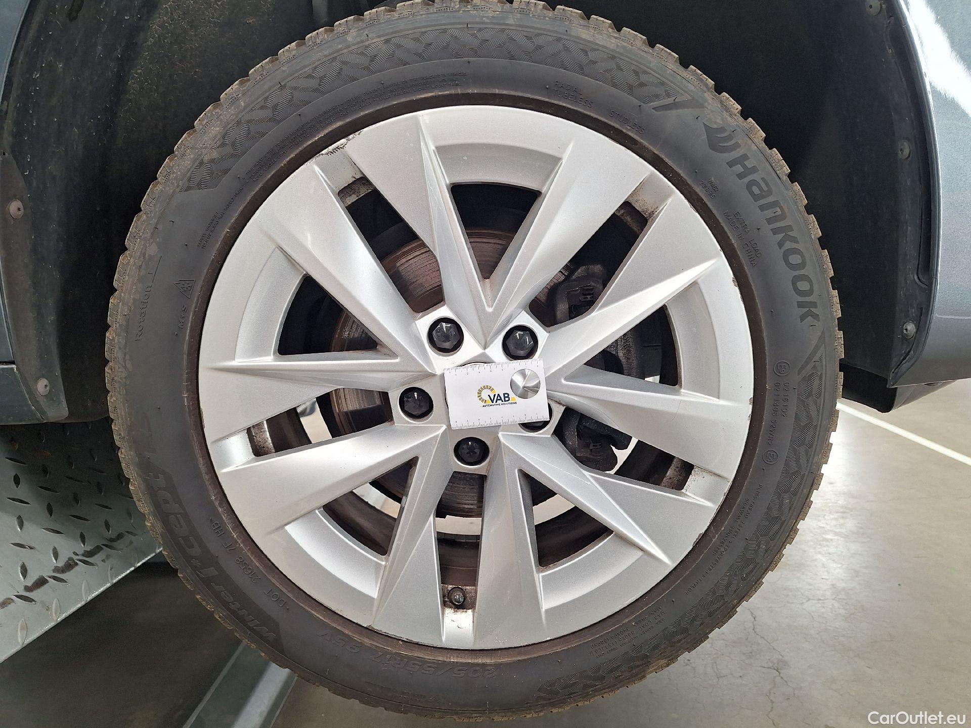  Skoda  Octavia Skoda,  Combi '20, Skoda  Combi 2.0 CRTDI 85kW DSG7 Clever 5d #59