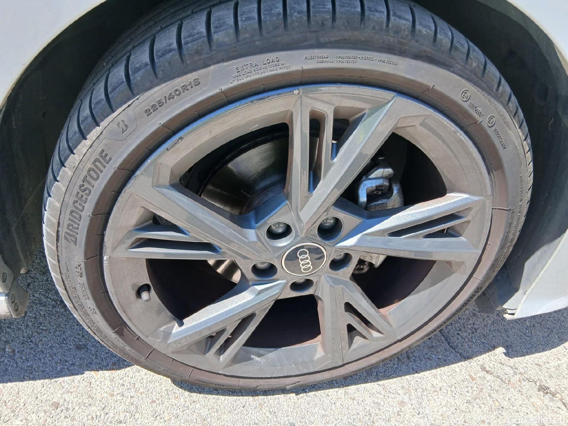  Audi  A3 AUDI  / 2020 / 5P / berlina con portón Sportback S line 35 TFSI 110kW S tronic #24