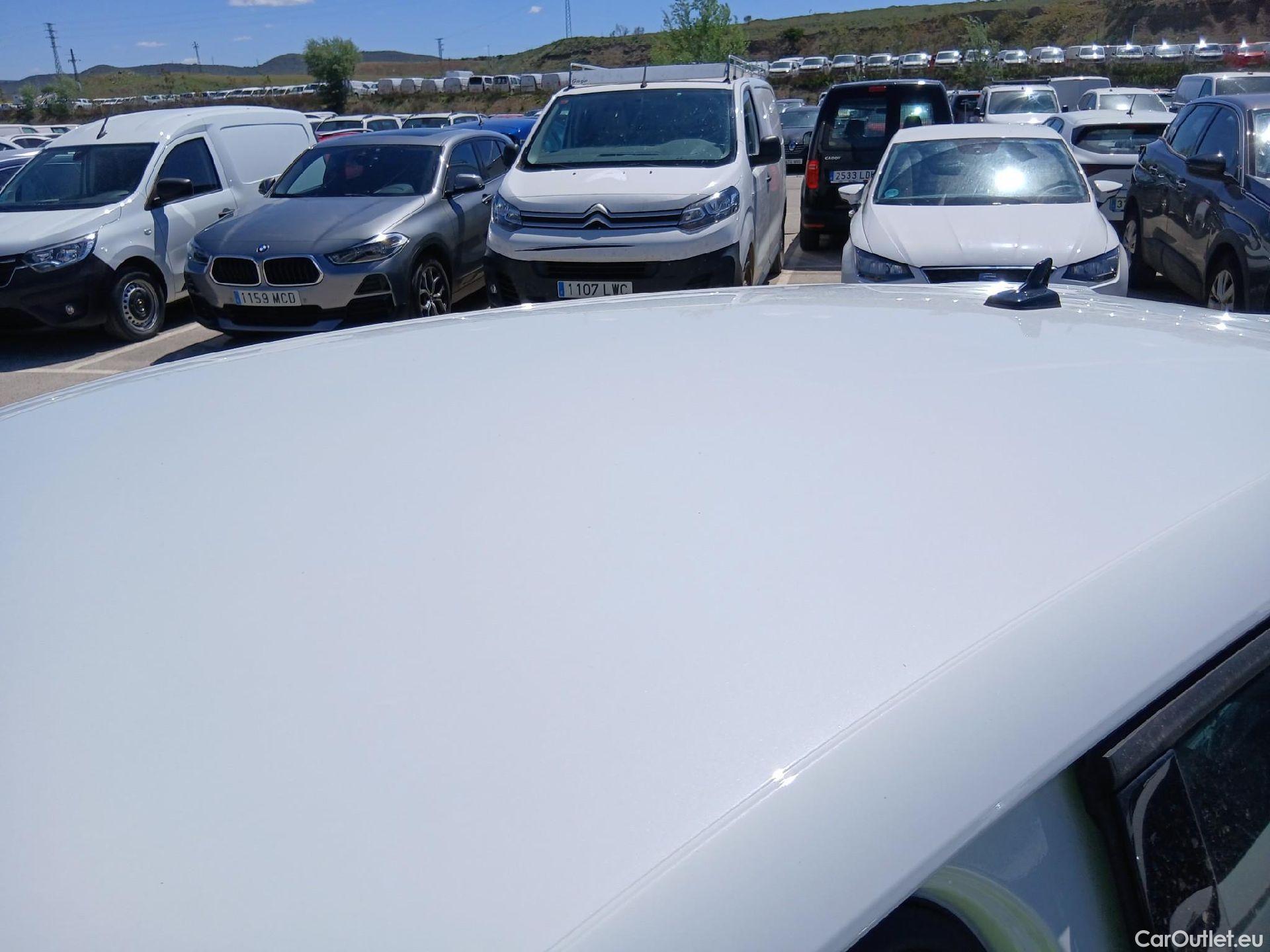  Audi  A3 AUDI  / 2020 / 5P / berlina con portón Sportback S line 35 TFSI 110kW S tronic #12