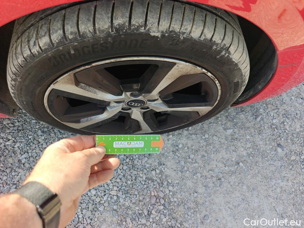  Audi  A1 Sportback AUDI A1 / 2018 / 5P / berlina con portón Sportback Adrenalin 25 TFSI 70kW (95CV)(SP)(SL) #3