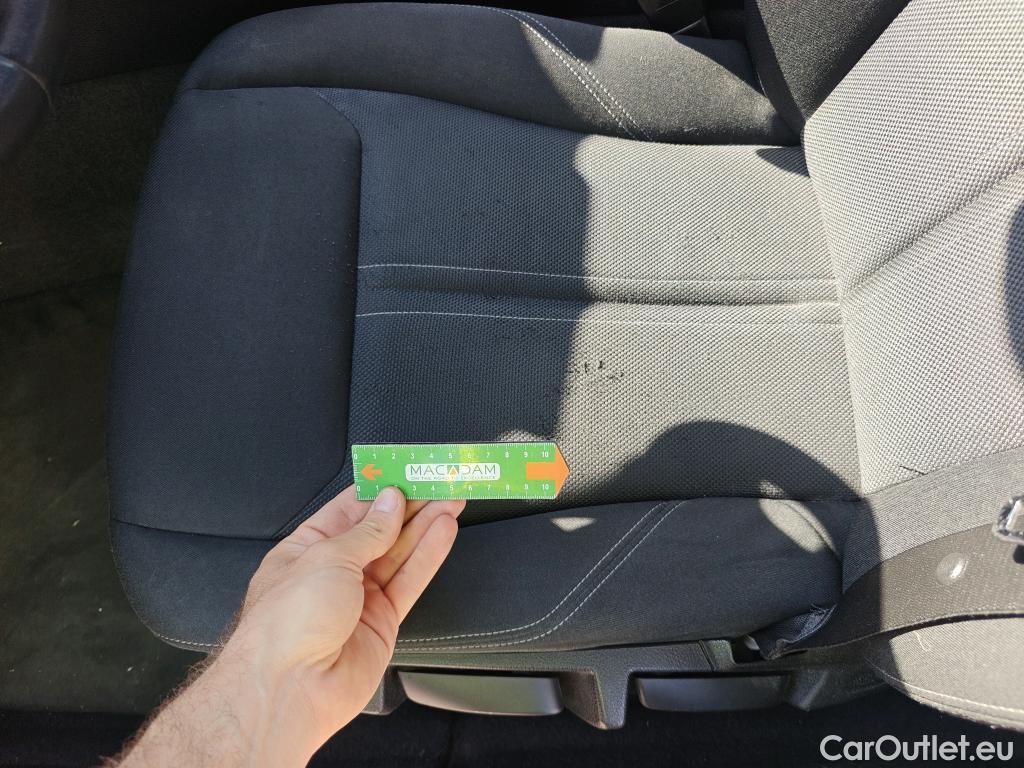  Bmw  Serie 1 BMW  / 2015 / 5P / berlina con portón 116d #28