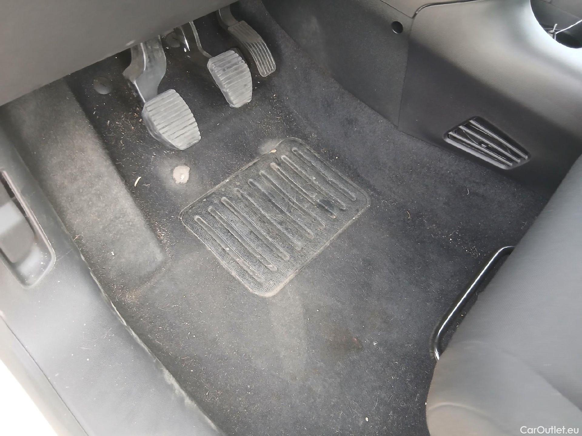  Citroen  C3 CITROEN  / 2020 / 5P / berlina con portón BlueHDi 75KW (100CV) S&S FEEL #5