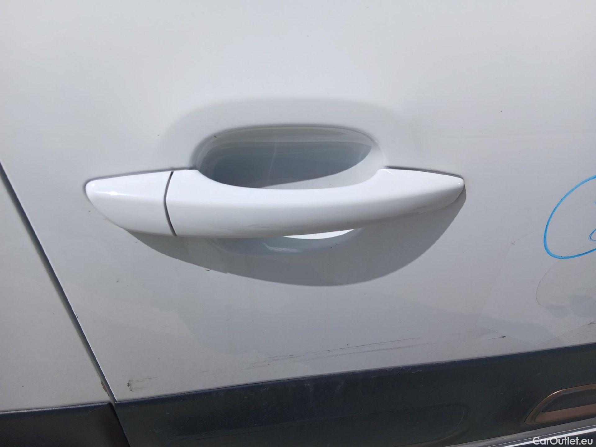  Citroen  C3 CITROEN  / 2020 / 5P / berlina con portón BlueHDi 75KW (100CV) S&S FEEL #42