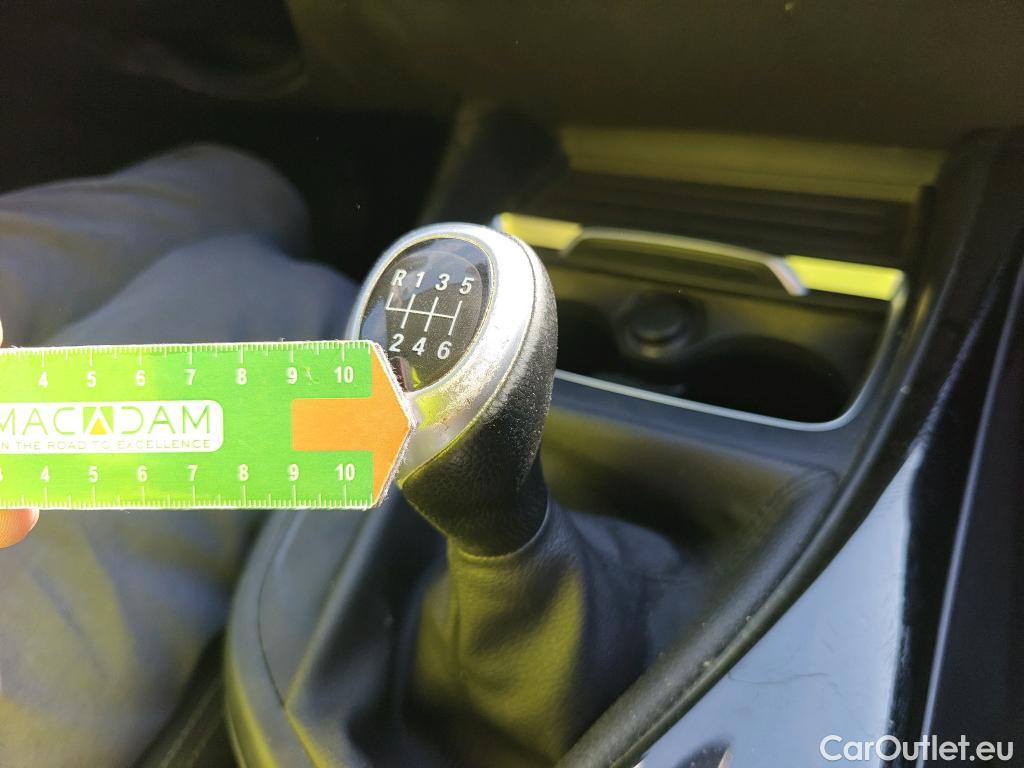  Bmw  Serie 1 BMW  / 2015 / 5P / berlina con portón 116d #34