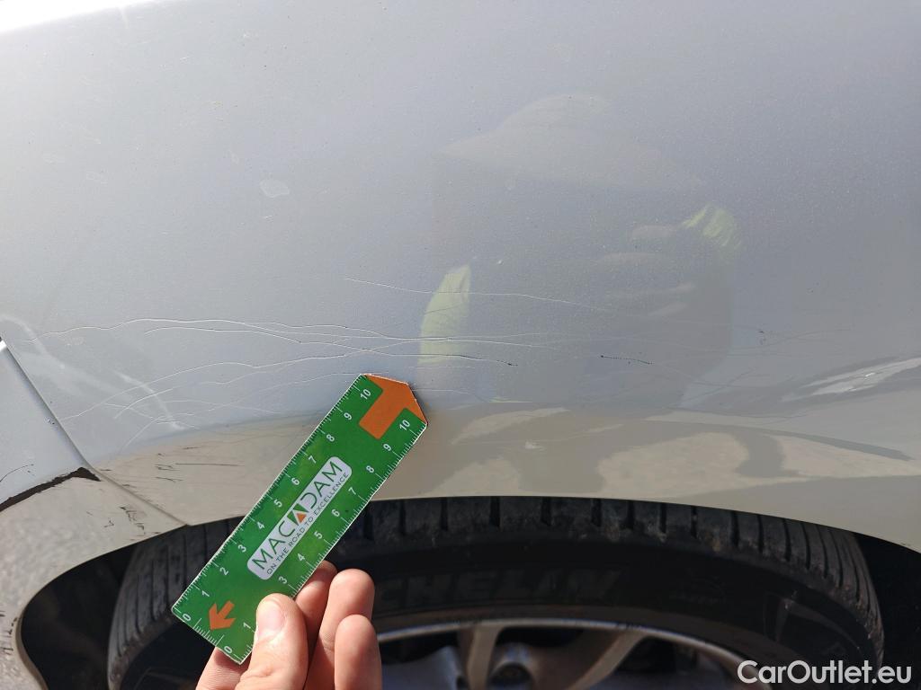  Bmw  Serie 1 BMW  / 2015 / 5P / berlina con portón 116d #18