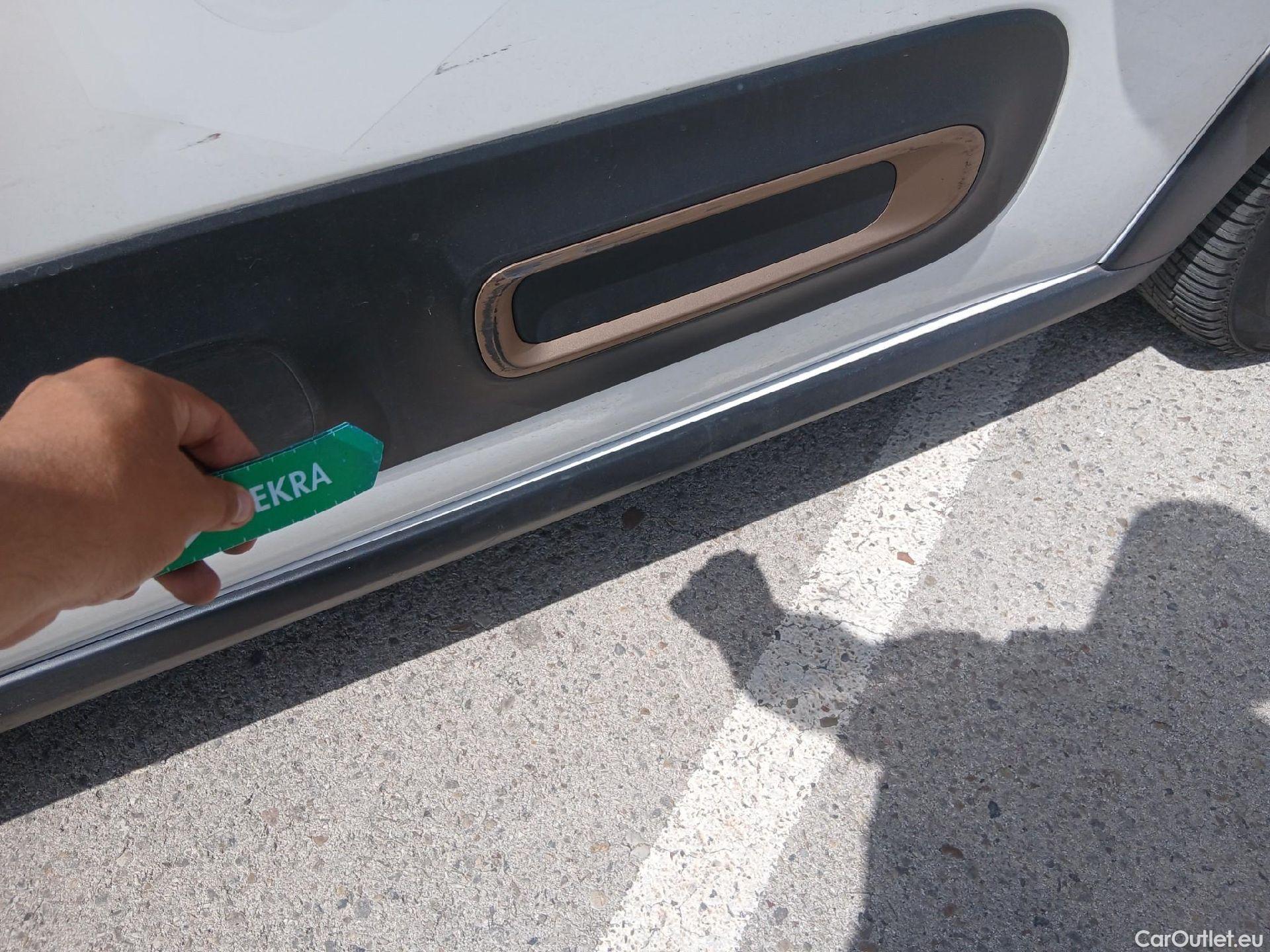  Citroen  C3 CITROEN  / 2020 / 5P / berlina con portón BlueHDi 75KW (100CV) S&S FEEL #45