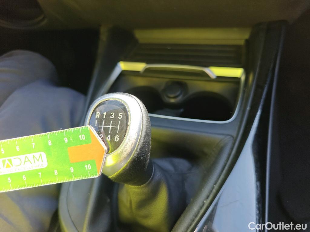  Bmw  Serie 1 BMW  / 2015 / 5P / berlina con portón 116d #35