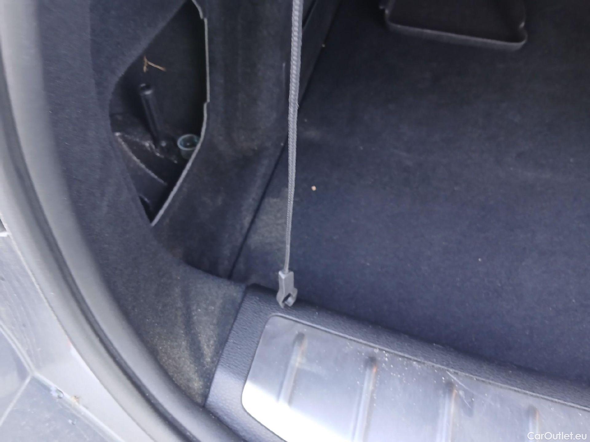  Bmw  X2 BMW  / 2017 / 5P / todoterreno sDrive18d (AC) #23