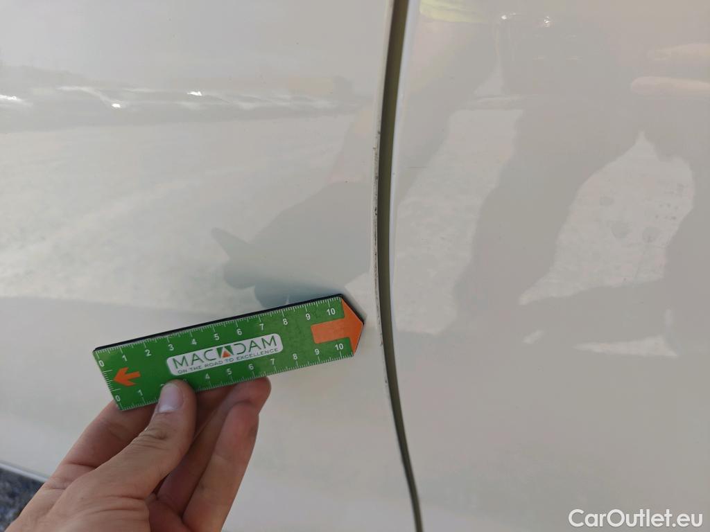  Bmw  Serie 1 BMW  / 2015 / 5P / berlina con portón 116d #21