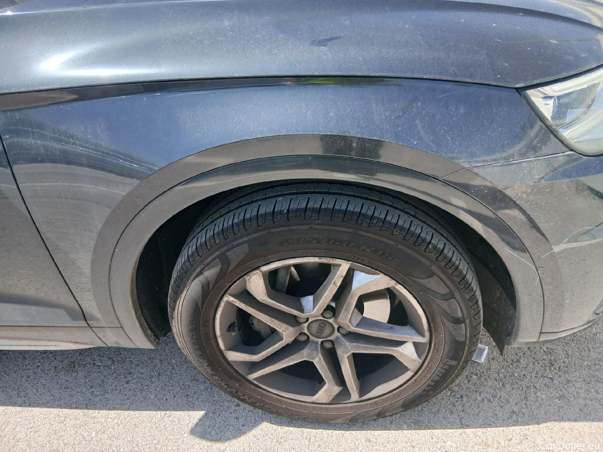  Audi  Q5 AUDI  / 2016 / 5P / todoterreno Design 35 TDI 120kW S tronic (AC) #26