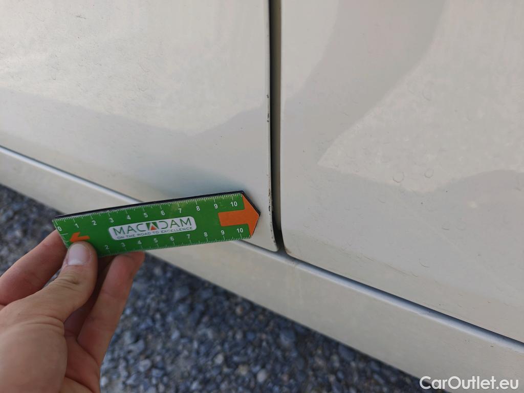  Bmw  Serie 1 BMW  / 2015 / 5P / berlina con portón 116d #23