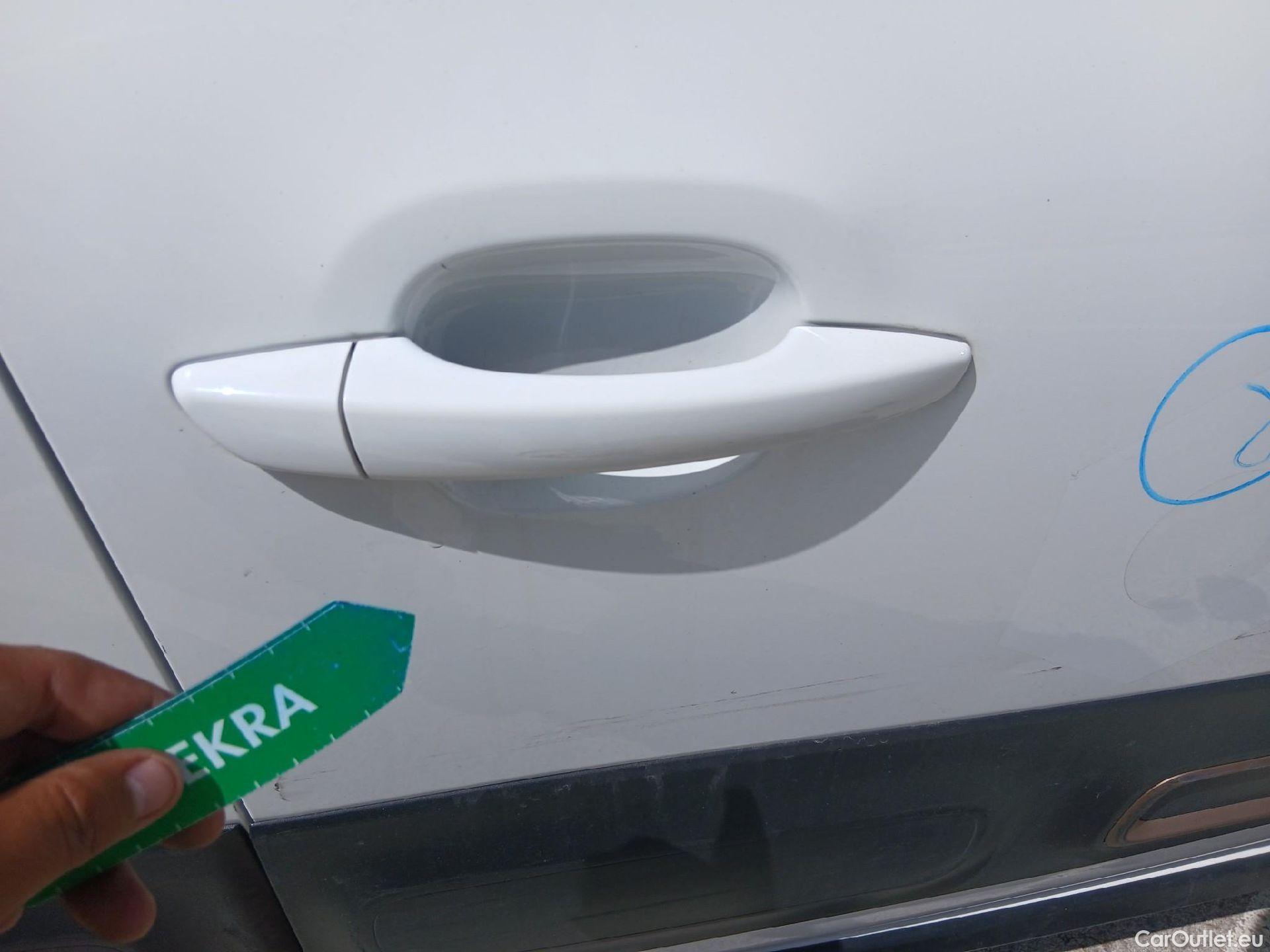  Citroen  C3 CITROEN  / 2020 / 5P / berlina con portón BlueHDi 75KW (100CV) S&S FEEL #43