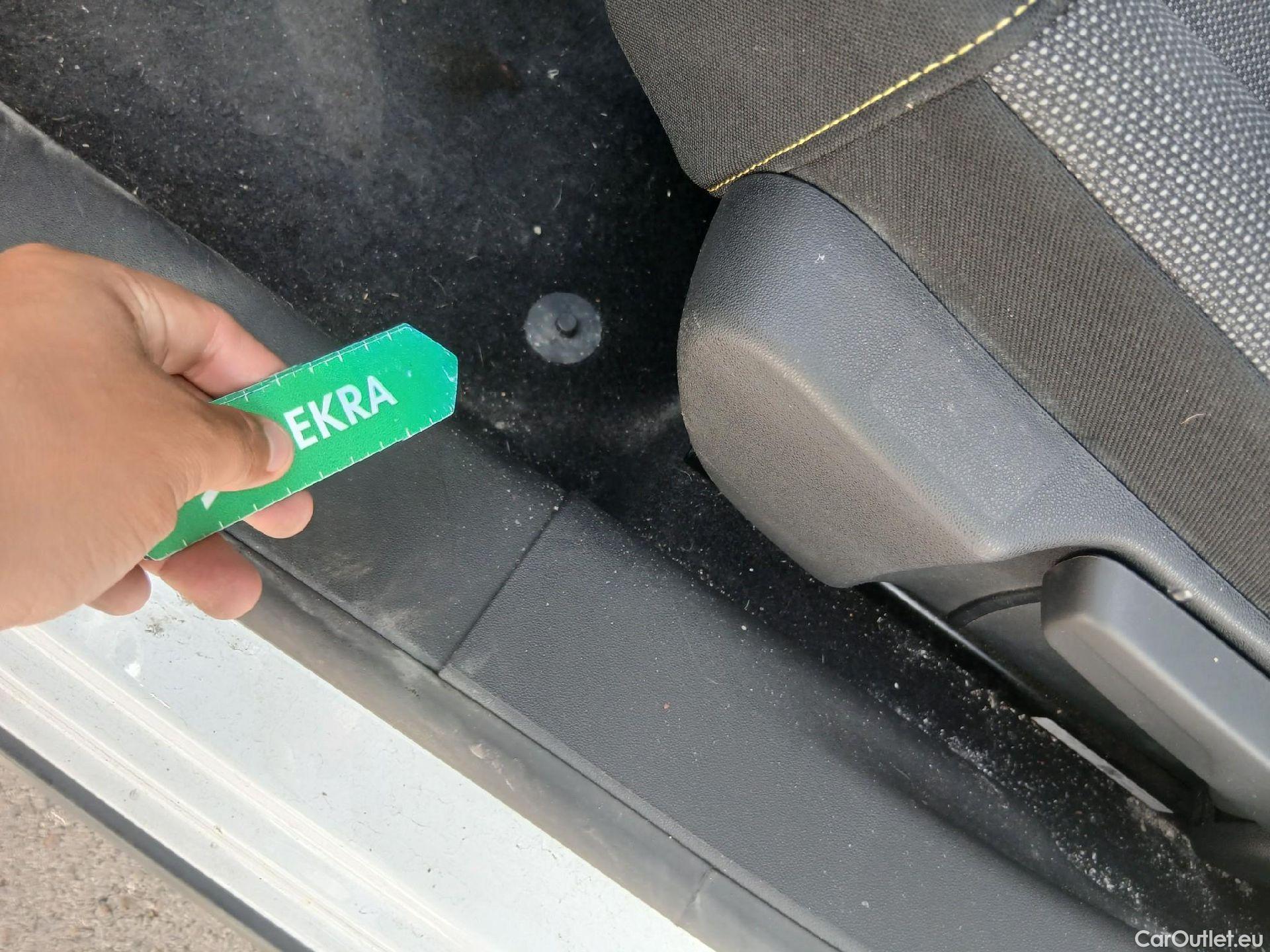  Citroen  C3 CITROEN  / 2020 / 5P / berlina con portón BlueHDi 75KW (100CV) S&S FEEL #3