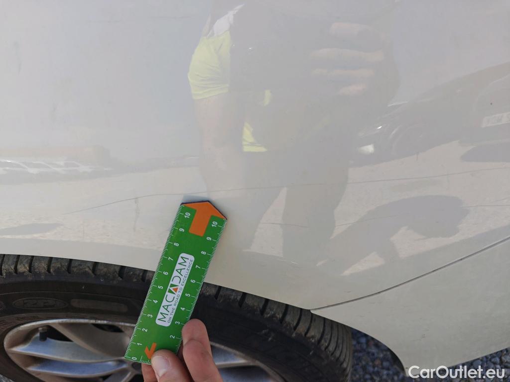  Bmw  Serie 1 BMW  / 2015 / 5P / berlina con portón 116d #13