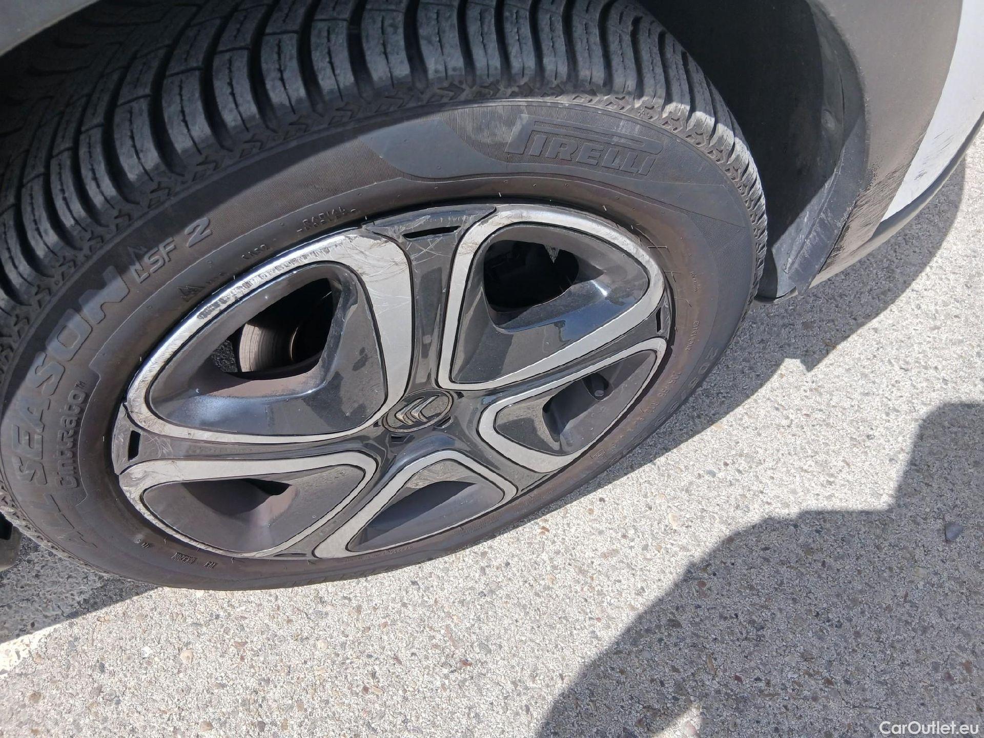  Citroen  C3 CITROEN  / 2020 / 5P / berlina con portón BlueHDi 75KW (100CV) S&S FEEL #49