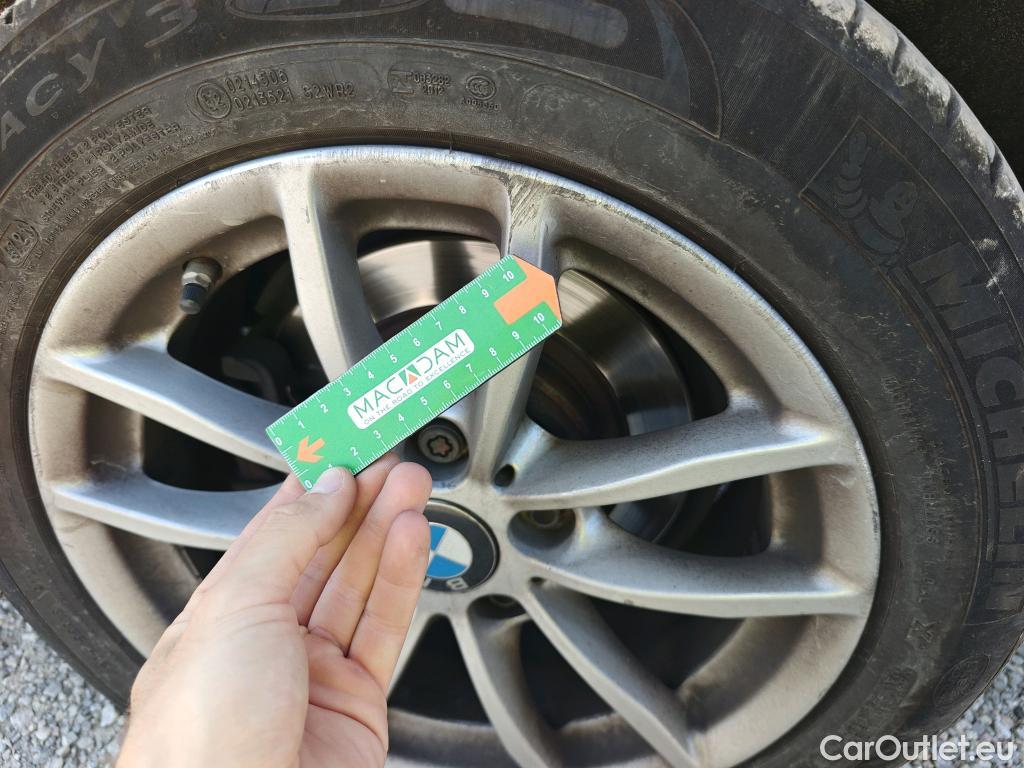  Bmw  Serie 1 BMW  / 2015 / 5P / berlina con portón 116d #57