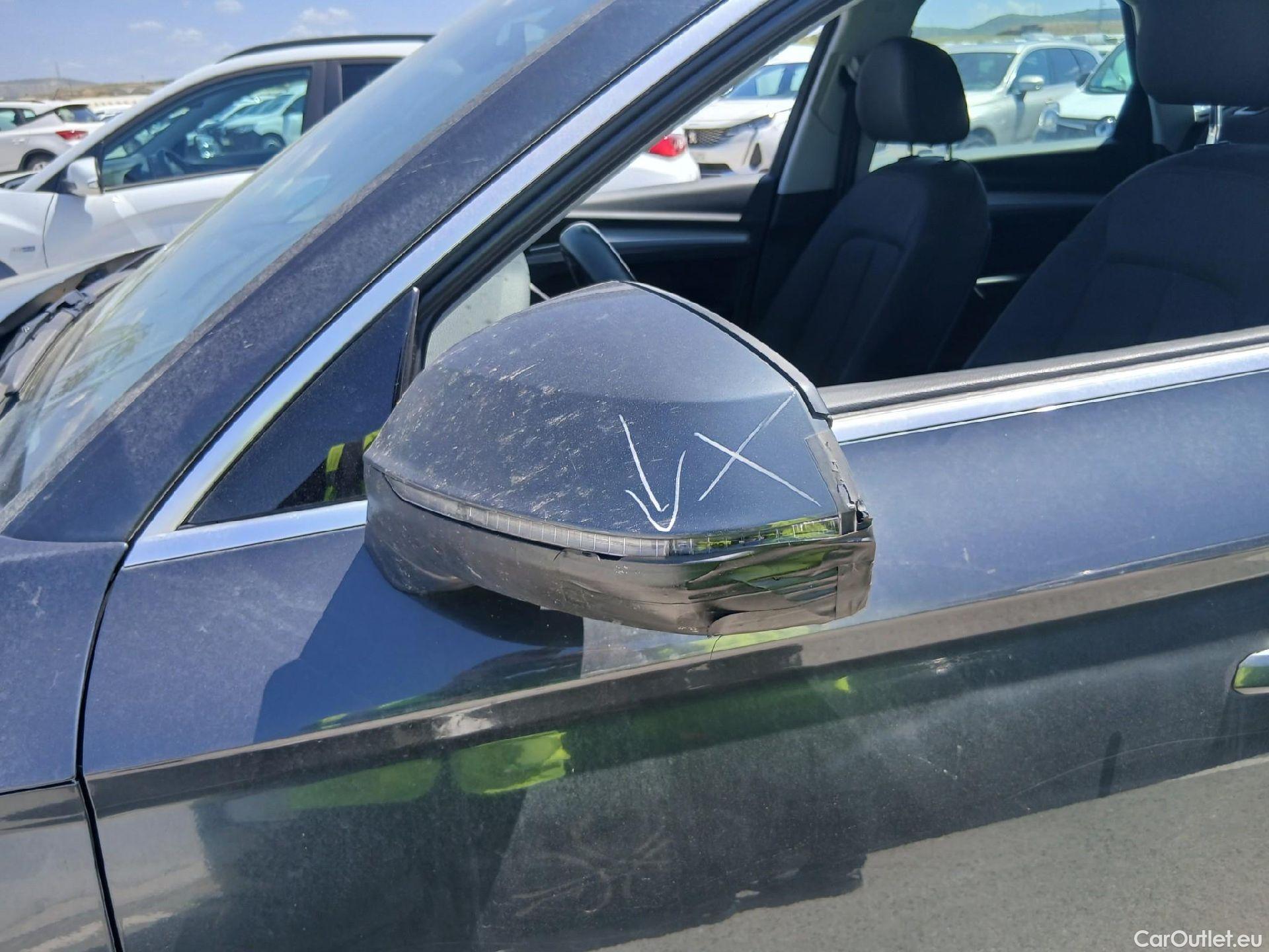  Audi  Q5 AUDI  / 2016 / 5P / todoterreno Design 35 TDI 120kW S tronic (AC) #8