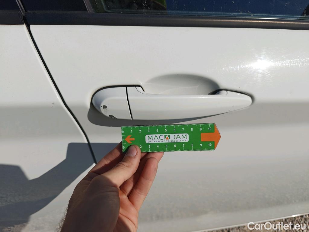  Bmw  Serie 1 BMW  / 2015 / 5P / berlina con portón 116d #54