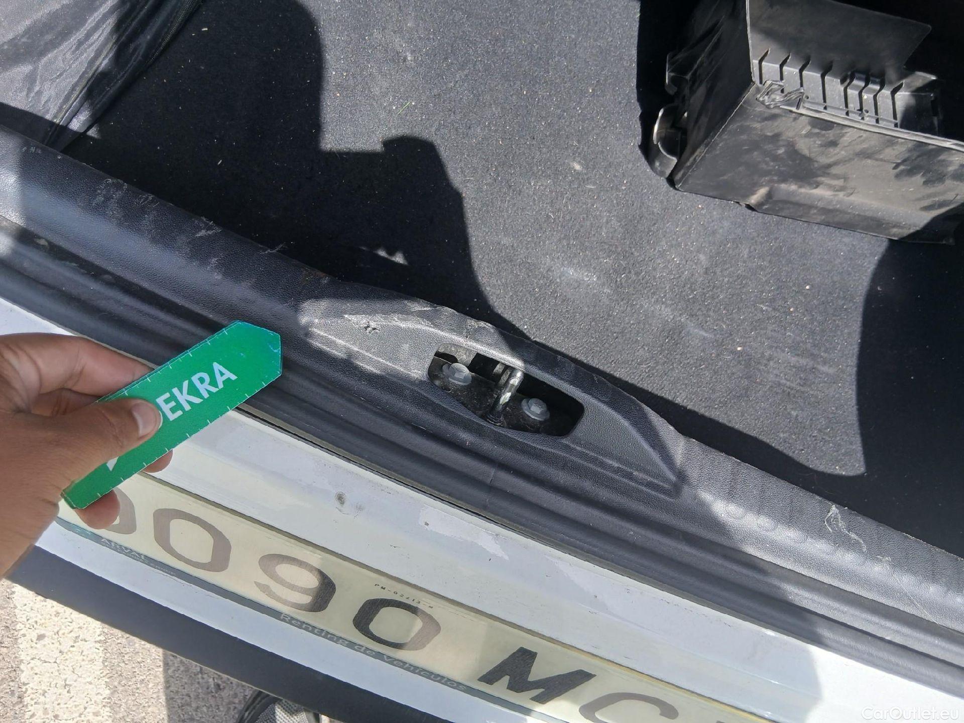  Citroen  C3 CITROEN  / 2020 / 5P / berlina con portón BlueHDi 75KW (100CV) S&S FEEL #2