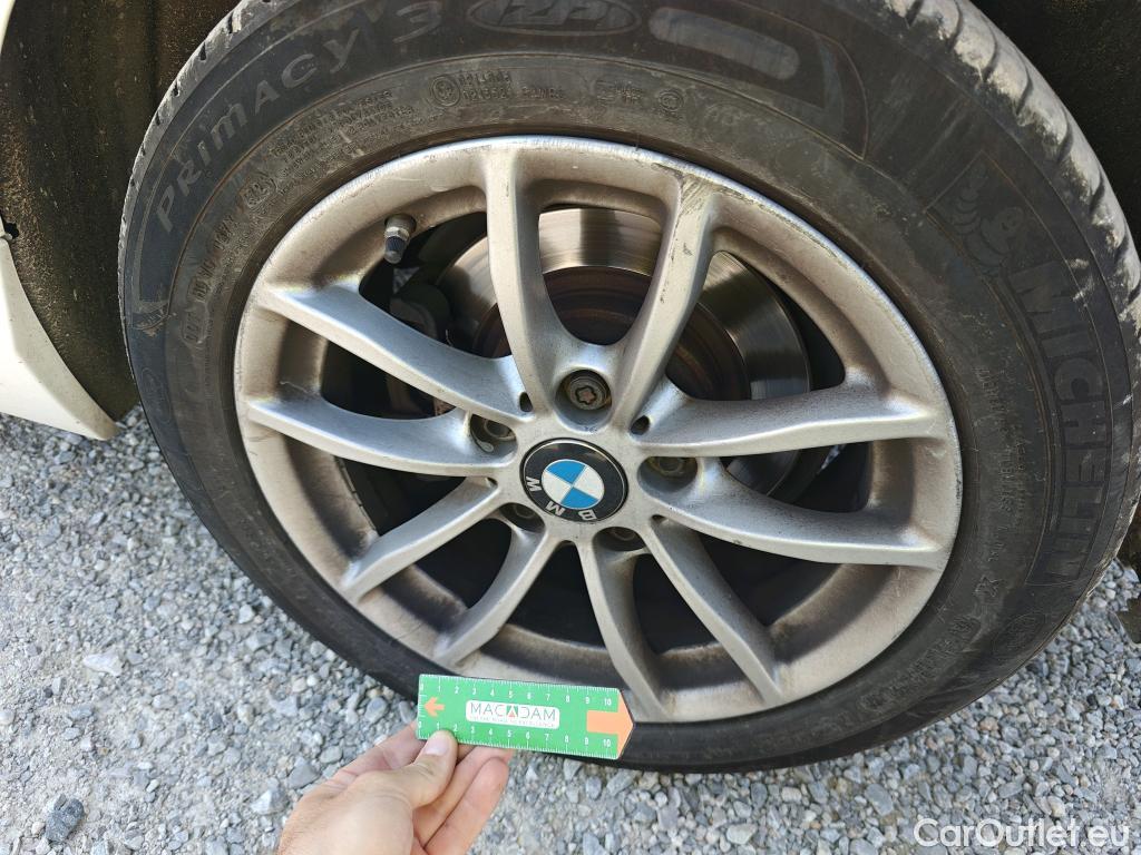  Bmw  Serie 1 BMW  / 2015 / 5P / berlina con portón 116d #56