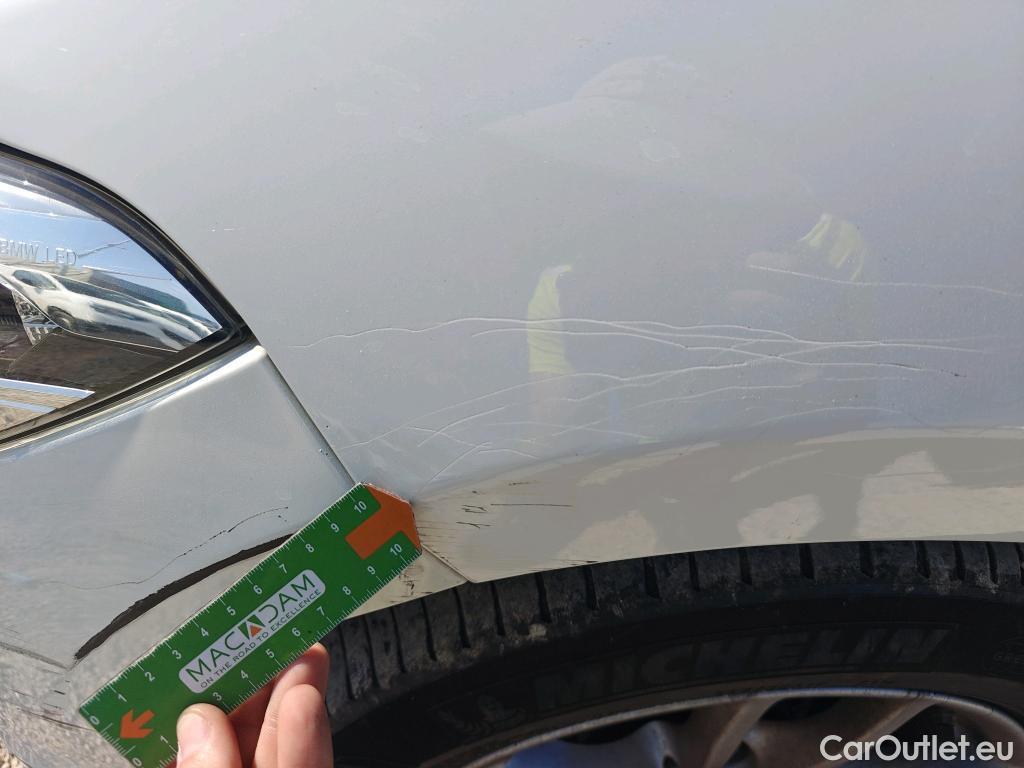  Bmw  Serie 1 BMW  / 2015 / 5P / berlina con portón 116d #17