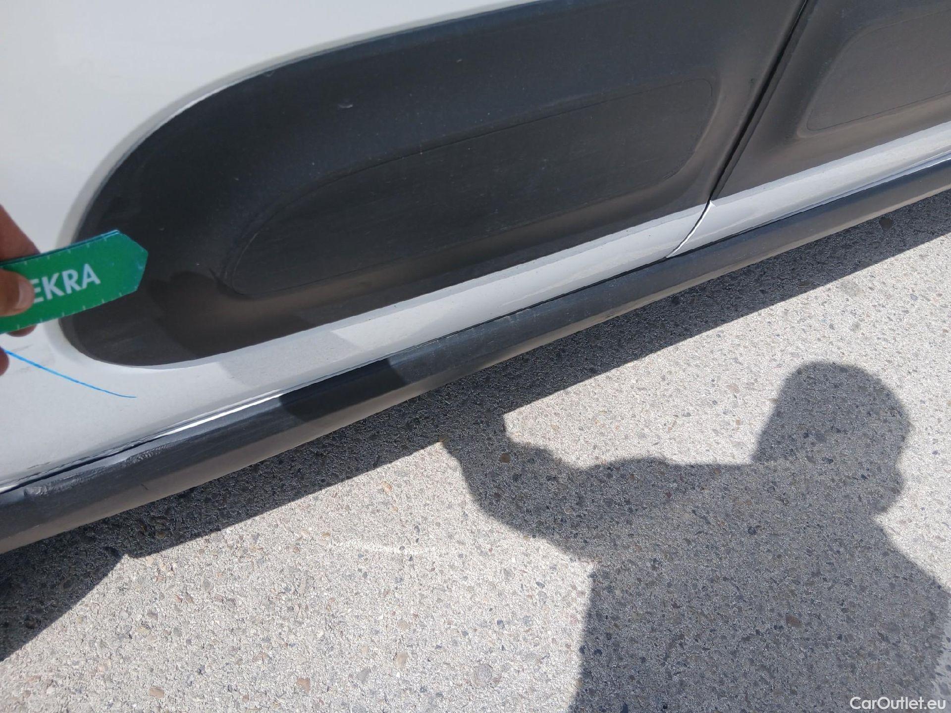  Citroen  C3 CITROEN  / 2020 / 5P / berlina con portón BlueHDi 75KW (100CV) S&S FEEL #38