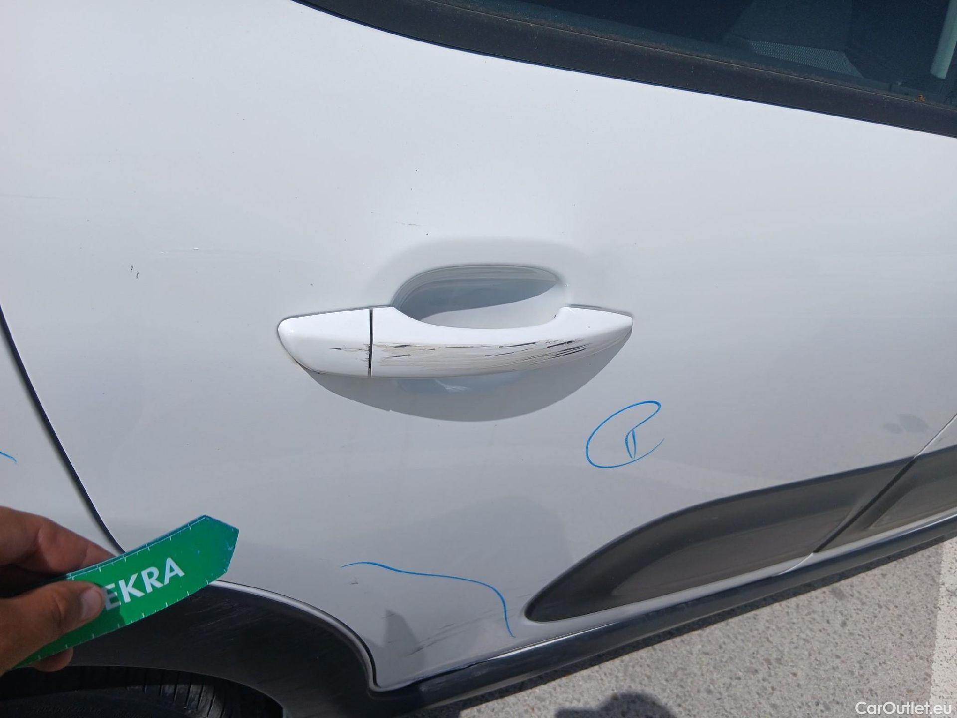  Citroen  C3 CITROEN  / 2020 / 5P / berlina con portón BlueHDi 75KW (100CV) S&S FEEL #37