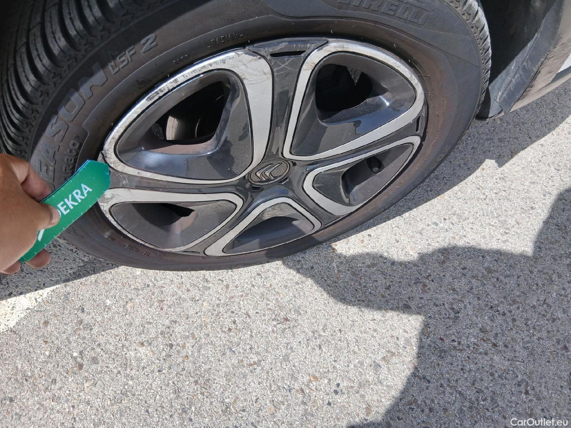  Citroen  C3 CITROEN  / 2020 / 5P / berlina con portón BlueHDi 75KW (100CV) S&S FEEL #48