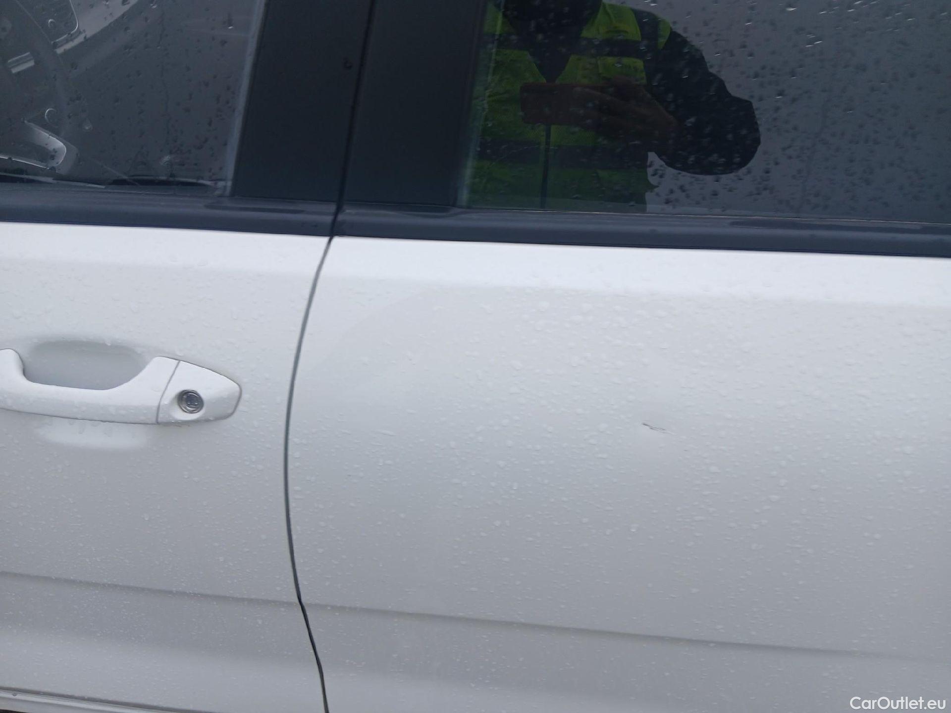  KIA  Rio KIA  / 2020 / 5P / berlina con portón 1.2 DPi 62kW (84CV) Concept #11