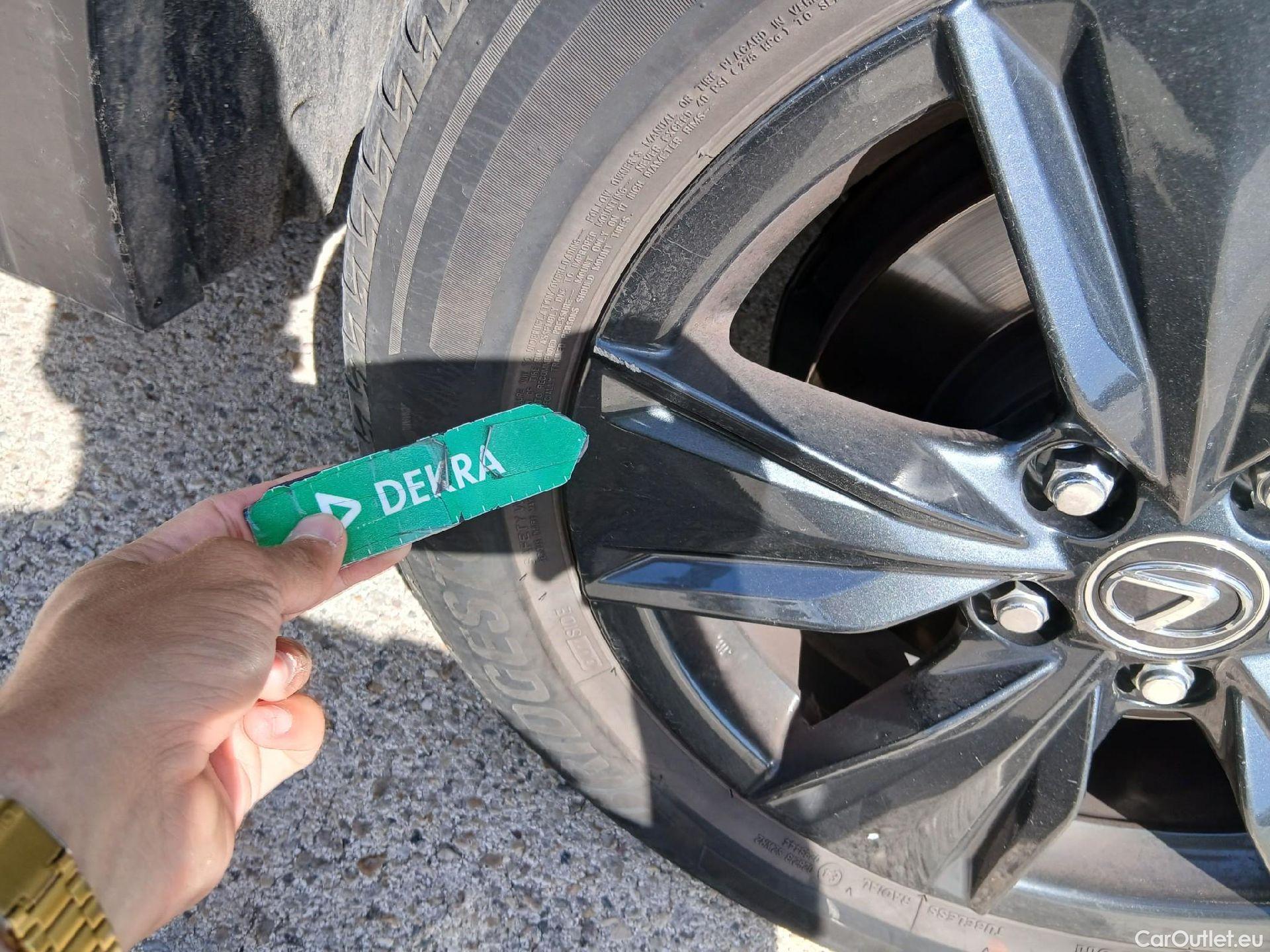  Lexus  UX LEXUS  / 2018 / 5P / todoterreno 2.0 250h Business (AC) #32