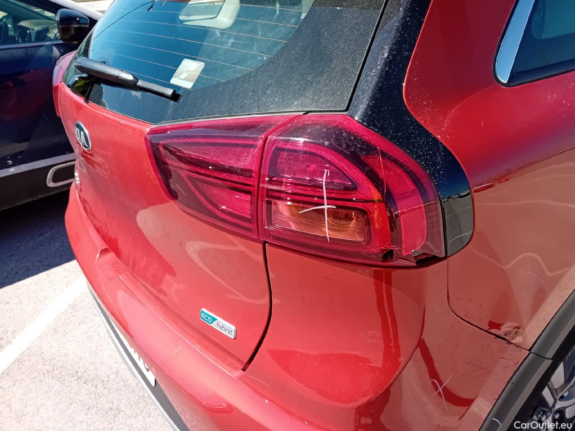  KIA  Niro KIA  / 2019 / 5P / crossover 1.6 GDi HEV 104kW (141CV) Drive #24