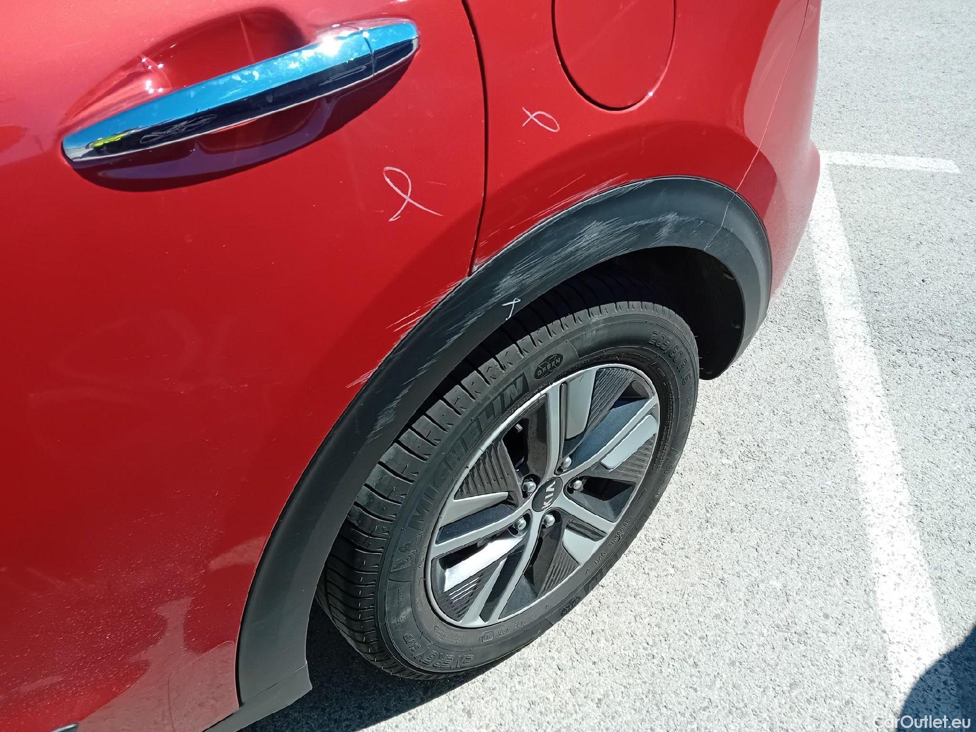  KIA  Niro KIA  / 2019 / 5P / crossover 1.6 GDi HEV 104kW (141CV) Drive #17