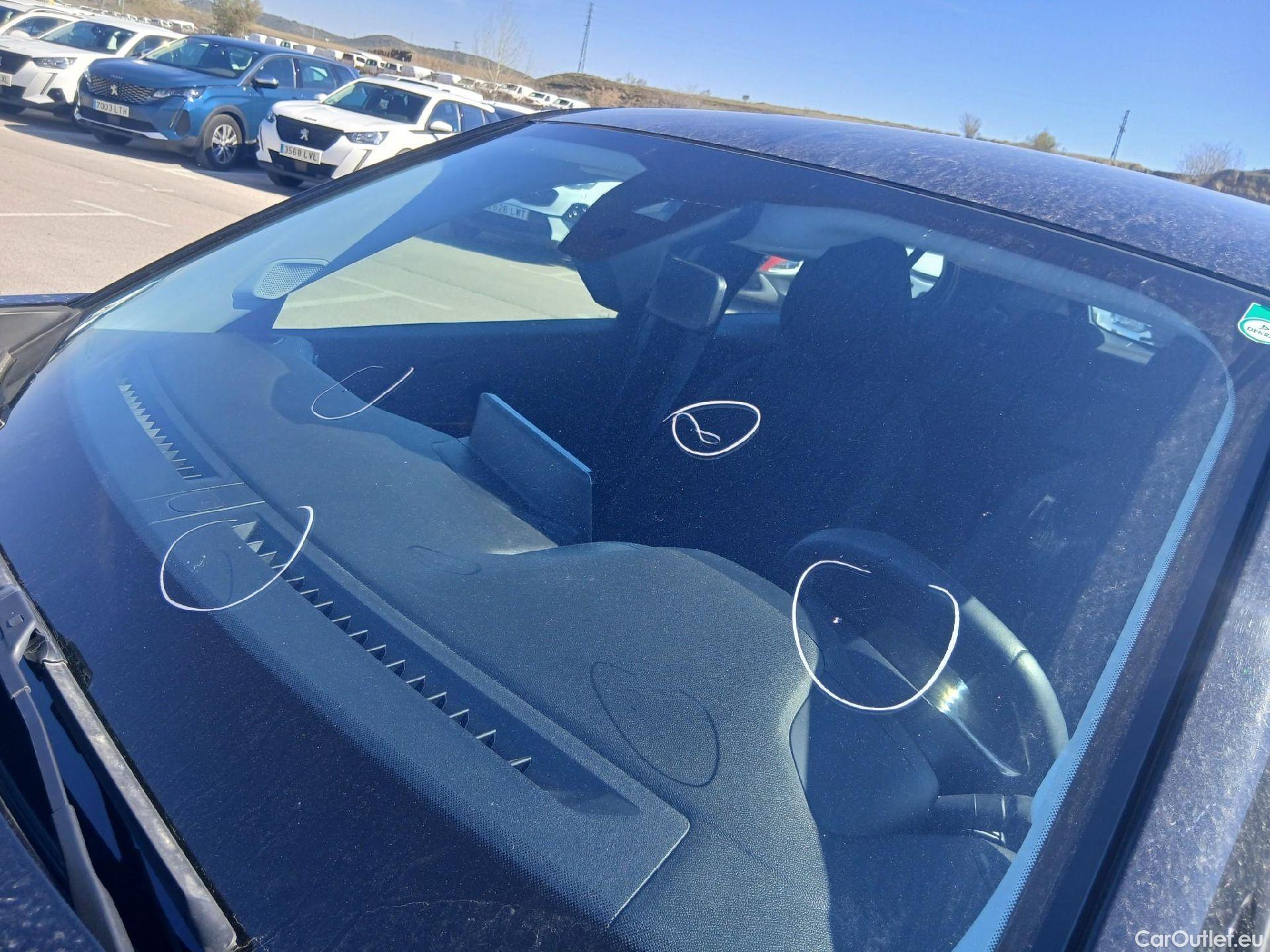  Peugeot  2008 PEUGEOT  / 2019 / 5P / todoterreno Active BlueHDI 81kW (110CV) #9