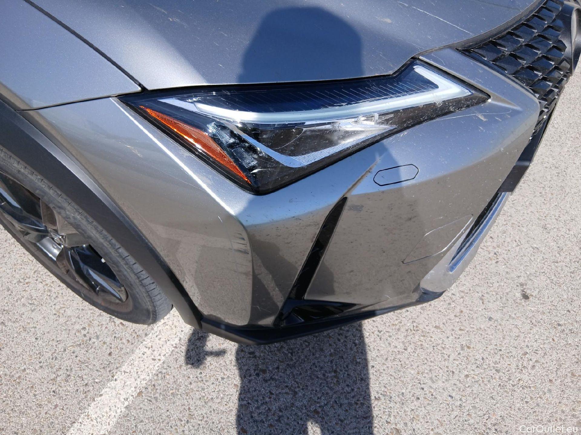  Lexus  UX LEXUS  / 2018 / 5P / todoterreno 2.0 250h Business (AC) #4