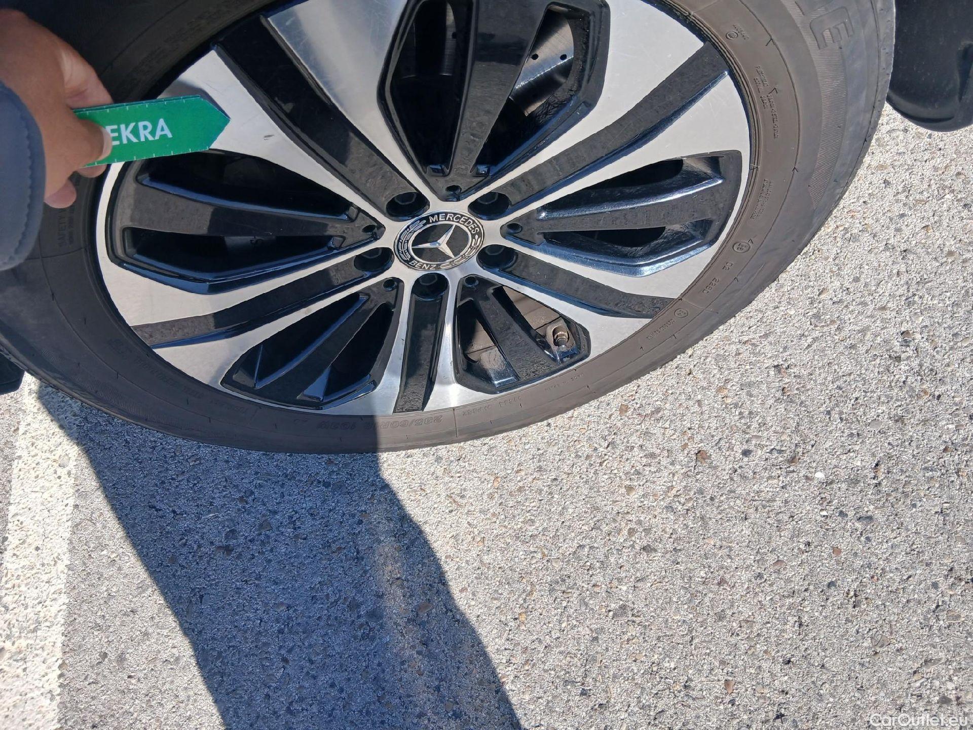  Mercedes  G-Klasee MERCEDES-BENZ Clase GLC / 2019 / 5P / todoterreno GLC 300 de 4MATIC #40