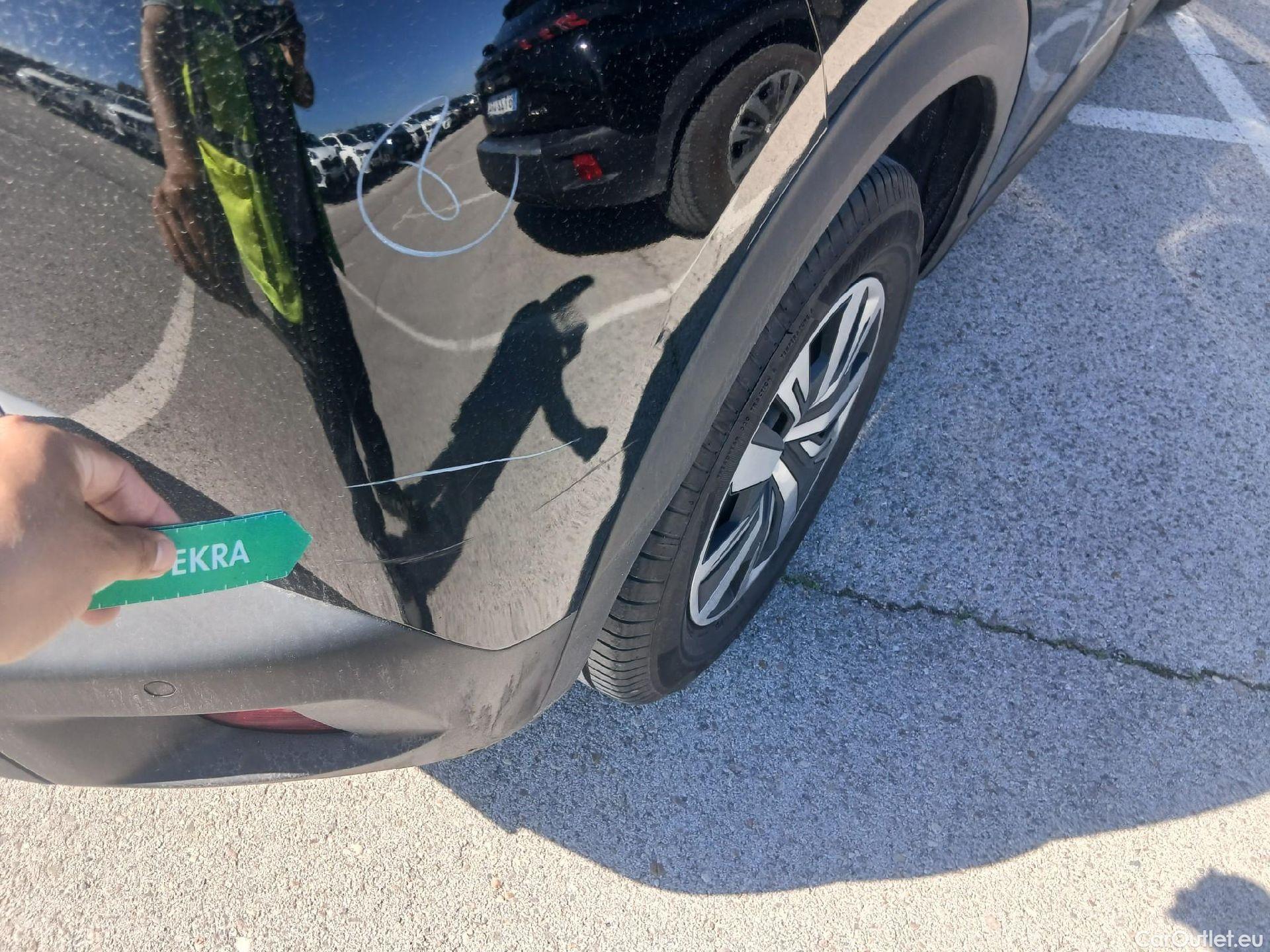  Peugeot  2008 PEUGEOT  / 2019 / 5P / todoterreno Active BlueHDI 81kW (110CV) #23