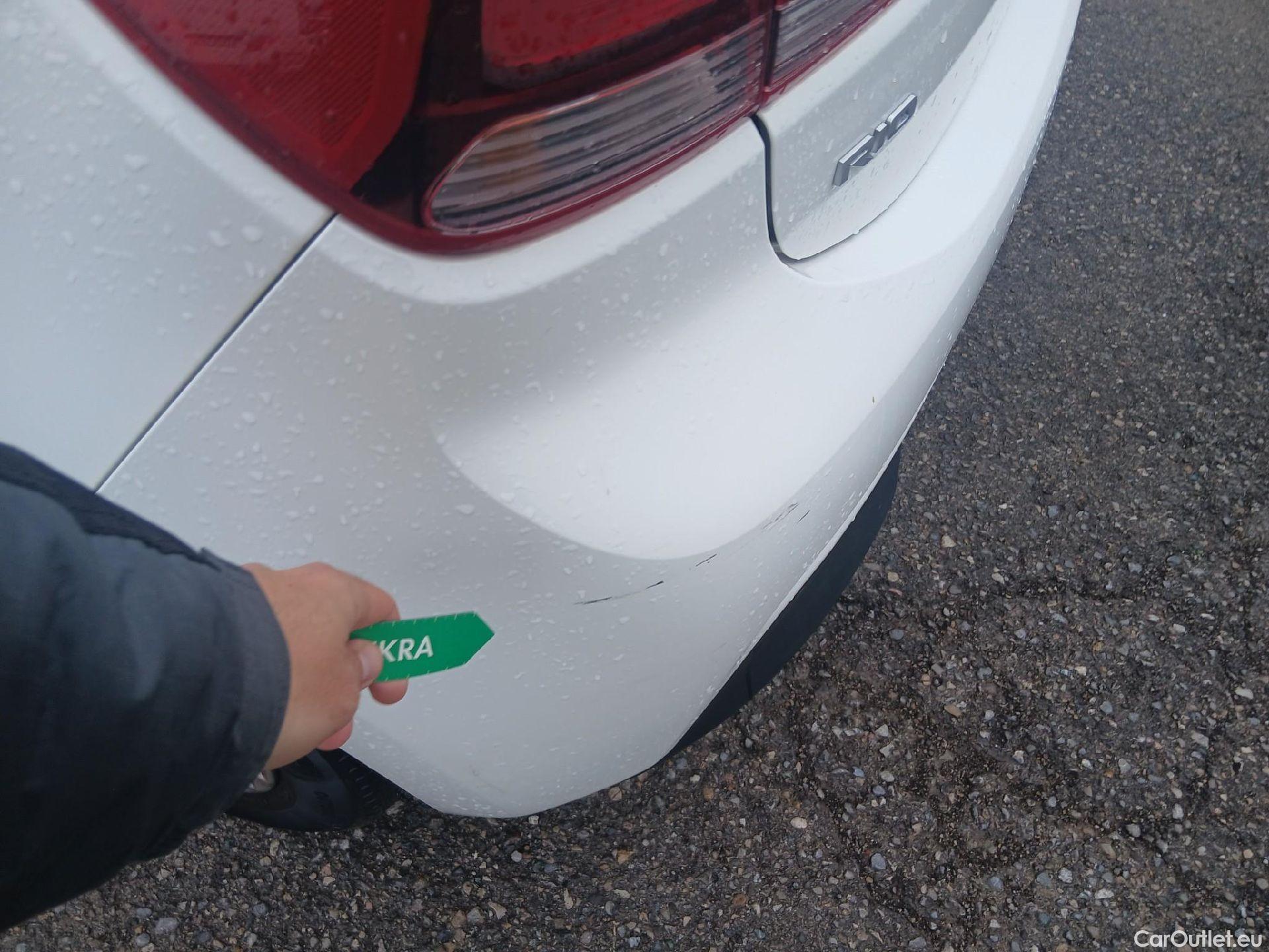  KIA  Rio KIA  / 2020 / 5P / berlina con portón 1.2 DPi 62kW (84CV) Concept #13