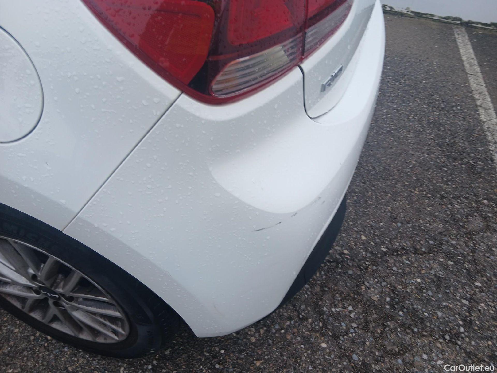  KIA  Rio KIA  / 2020 / 5P / berlina con portón 1.2 DPi 62kW (84CV) Concept #14