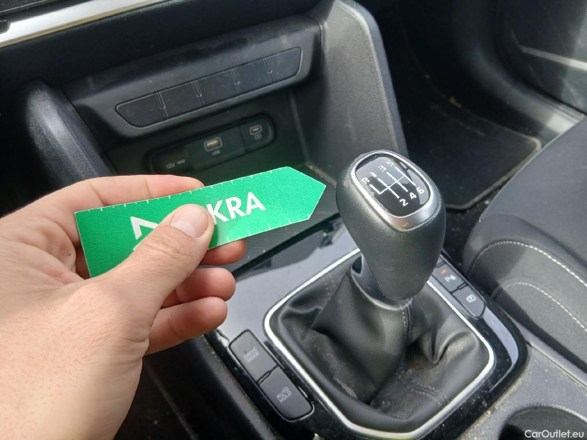  KIA  Sportage KIA  / 2022 / 5P / todoterreno 1.6 T-GDi MHEV 112kW (150CV) Drive 4X2 #33