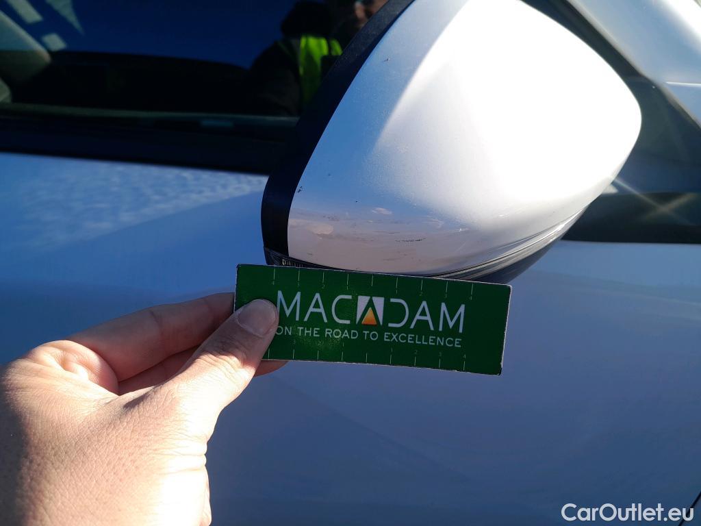  Peugeot  2008 PEUGEOT  / 2019 / 5P / todoterreno Active BlueHDI 81kW (110CV) #20