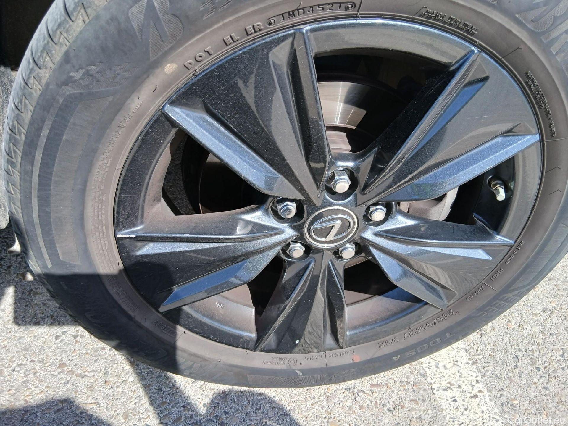  Lexus  UX LEXUS  / 2018 / 5P / todoterreno 2.0 250h Business (AC) #33