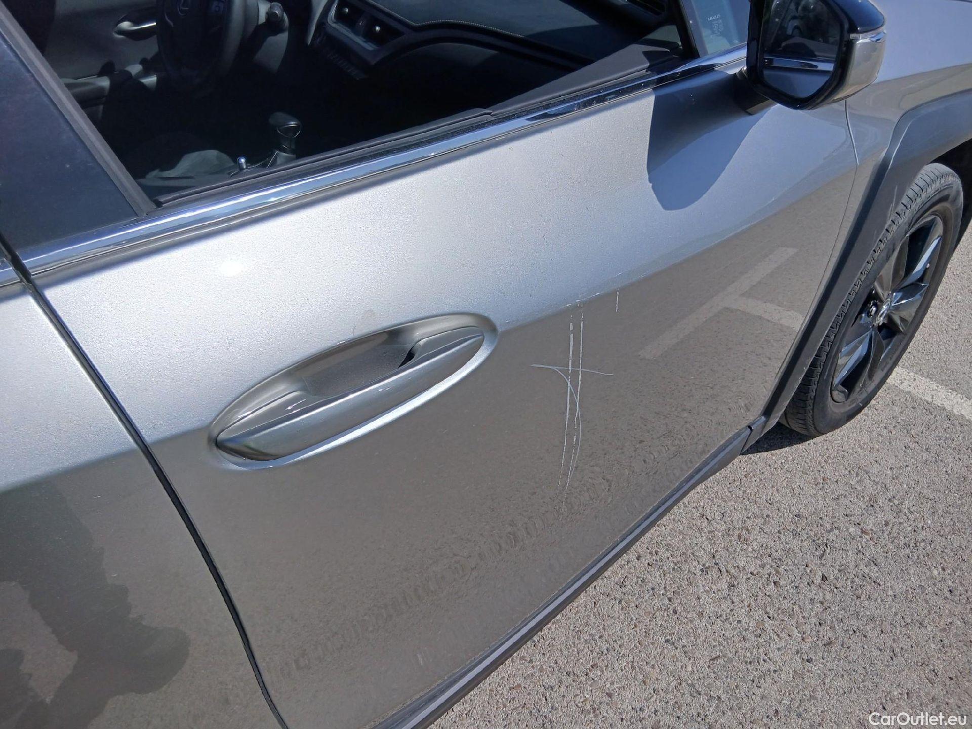  Lexus  UX LEXUS  / 2018 / 5P / todoterreno 2.0 250h Business (AC) #28